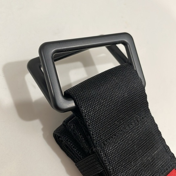 NWOT Peloton Adjustable Nylon Yoga Workout Strap - Picture 4 of 11